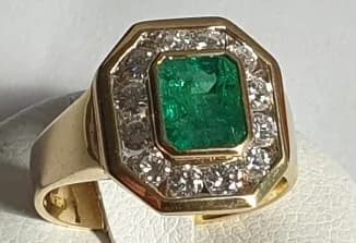 Anello con Smeraldo 0,75 ct e Diamanti — foto 1 di 4