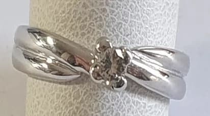 Anello Solitario con Diamante 0,10 ct — foto 1 di 4