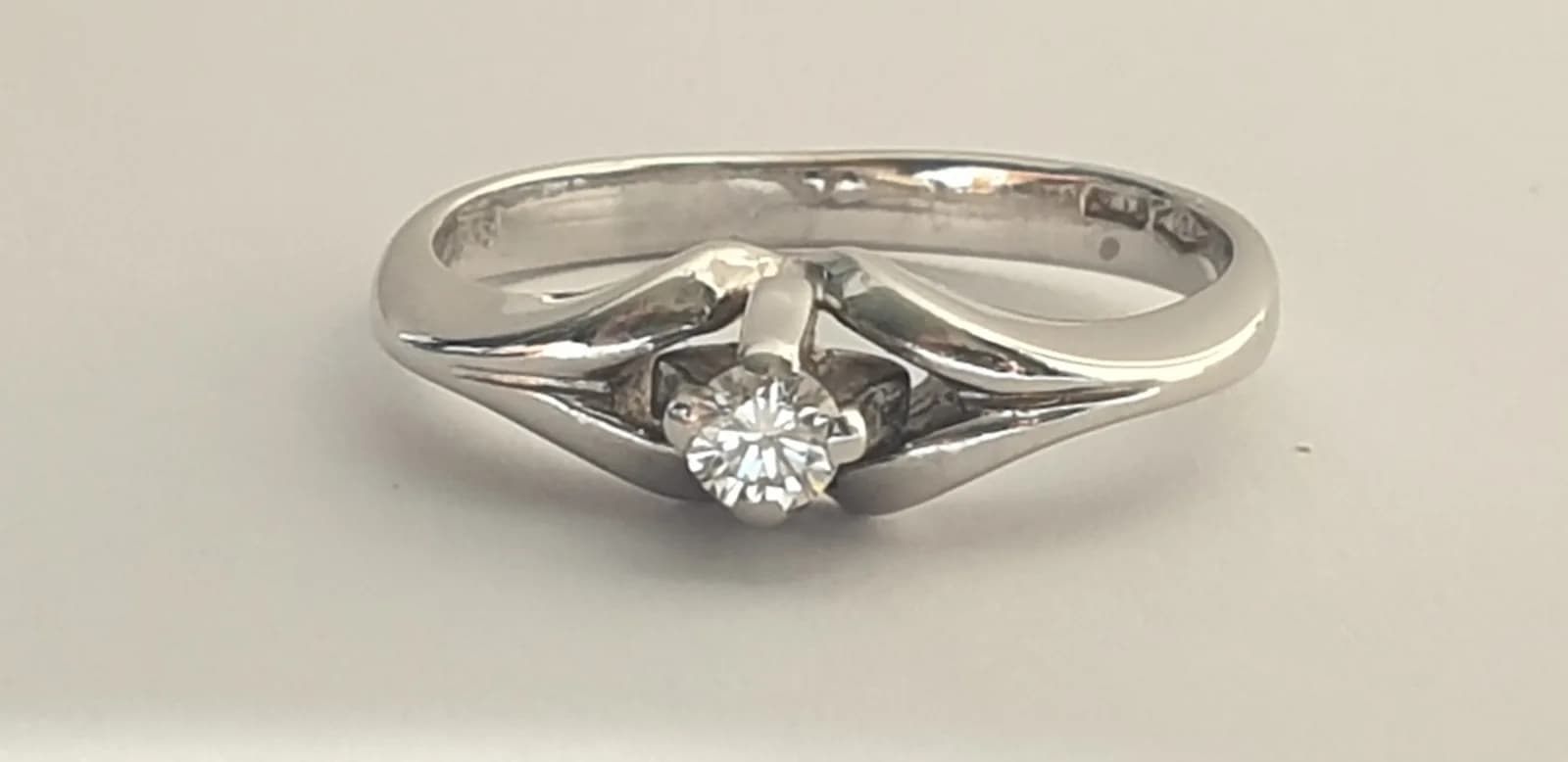 anello con dia